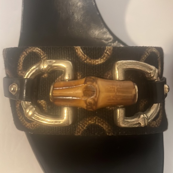 AUTHENTIC GUCCI Horse-Bit slides Black w/horsebit print canvas 8.5 Women Pump - Picture 3 of 4